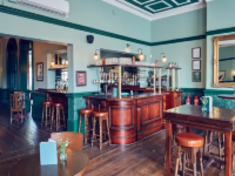 The Old Coffee Tavern Hotels in Warwick
