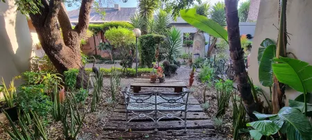 84 on Fourth Guest House Отели рядом с достопримечательностью «Витватерсрандский университет»