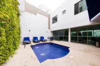 Varanasi Hotel Boutique Aeropuerto - ที่มีสระว่ายน้ำ