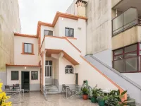 Apartamento A Francos Artist Painting 1 Hotels in Ramalde