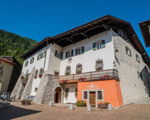 Albergo Palazzo Lodron Bertelli Hotel a Caderzone