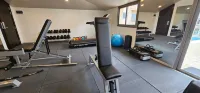 Jounieh Suites Hotel - gimnasio