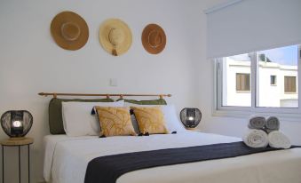 Phaedrus Living: Seaside Luxury Flat Lighthouse 68