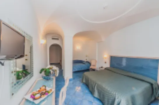 アラゴナ パレス ホテル & スパ