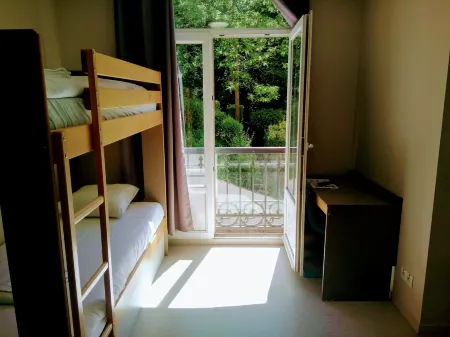 Auberge des Remparts Отели в г. Гёдкур