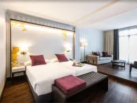Intelier Palacio San Martin Hotels near Cava Baja