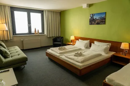 K1 Sporthotel - Bike & Ski Inklusive Hotel Отели рядом с достопримечательностью «Фихтельберг»