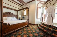 Chateau Avalon Hotels in Kansas City