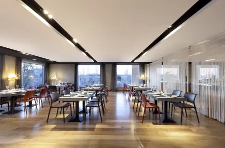 Eurostars Madrid Congress Отели рядом с достопримечательностью «San Sebastián de los Reyes The Style Outlets»