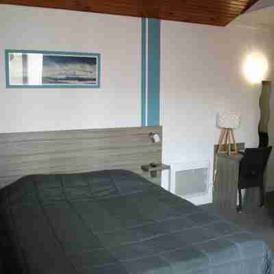 Hôtel Le Relais Rooms