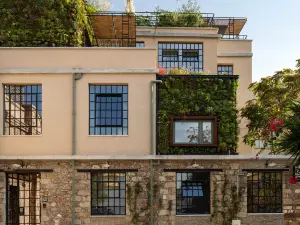The Foundry Suites