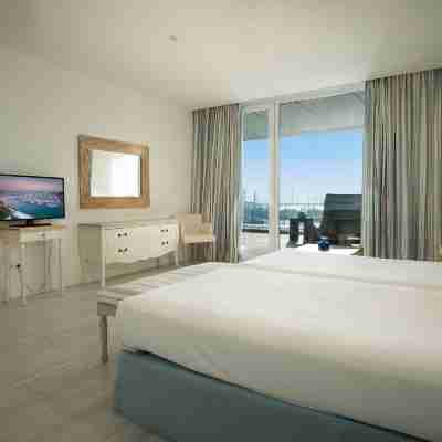 Suites Puerto Sherry Rooms