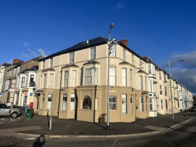 The Victoria Hotel Hotels near Pwllheli Traeth Marian-y-de Beach