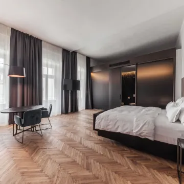 Meta Suites Historic City Living