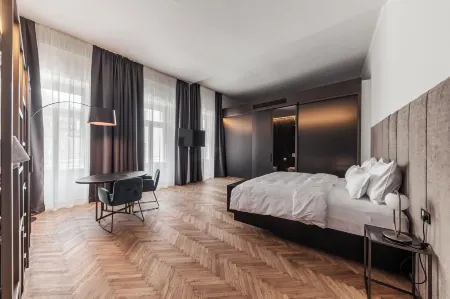 Meta Suites Historic City Living