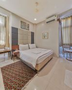 Elphinstone Hotel