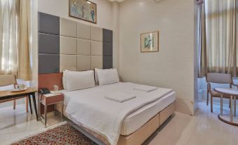 Elphinstone Hotel