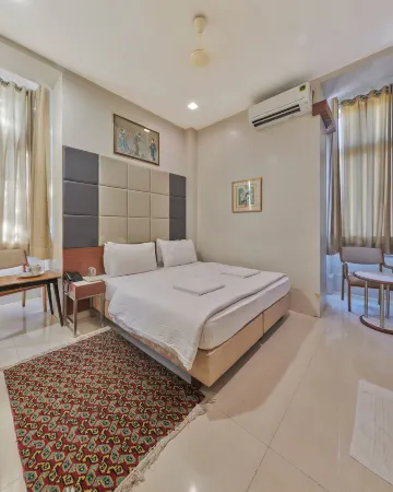 Elphinstone Hotel Отели рядом с достопримечательностью «Вокзал Чхатрапати-Шиваджи»