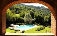 Tenuta Poggio Marino - Pools