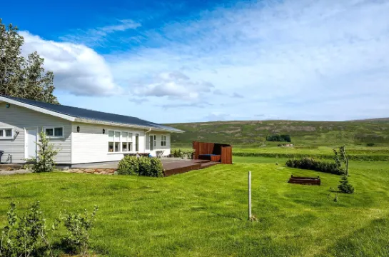 Vallakot Farm Guesthouse Hotels in Þingeyjarsveit