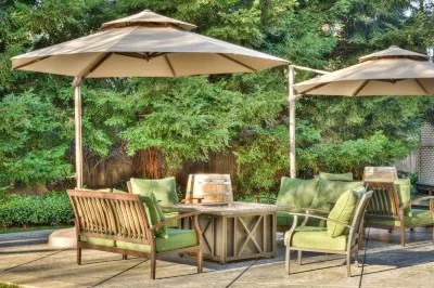 Lake Natoma Inn