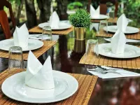 Eaustay Hotels in U Thong