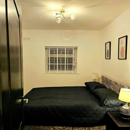 Charming 1 Bedroom Apartment in Bridgend