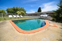 Sandown Heritage Motel - piscina