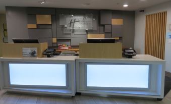 Holiday Inn Express & Suites Burlington