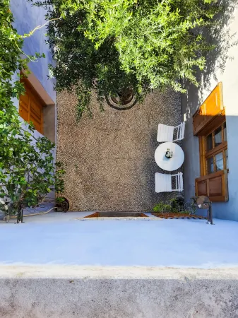 St. George Studios Отели рядом с достопримечательностью «Anthony Quinn Bay»