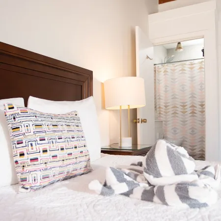 Lazy Parrot Inn