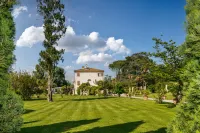 Albergo Villa Marta, the Originals Relais (Relais du Silence) Các khách sạn gần Parrocchia Di Gattaiola
