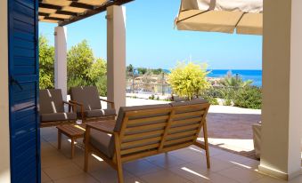Phaedrus Living: Seaside Luxury Villa Anafi