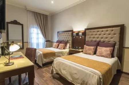 Hotel Morales Historical & Colonial Downtown Core