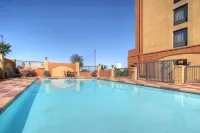 Holiday Inn Express & Suites Albuquerque Midtown