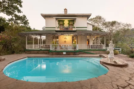 Royston Hall Historical Guesthouse