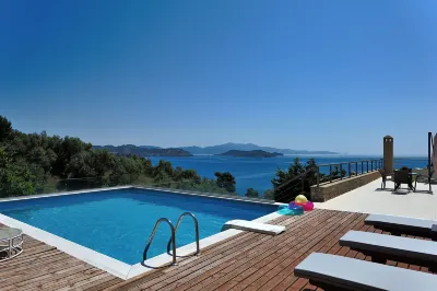 Golden King Villas Hotel di 