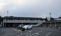 Rockview Inn and Suites - Motels