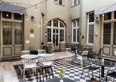 Hotel Casa Zañartu Отели рядом с достопримечательностью «Культурный центр, монетный двор и площадь Сьюдадана»