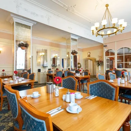 Hotel Rheinischer Hof Bad Soden Отели рядом с достопримечательностью «Хехст»