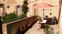 Hôtel du Cours فنادق في Cadenet