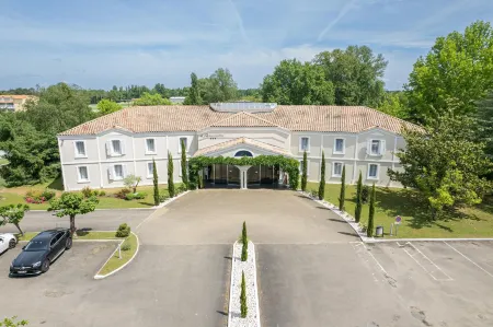 Le Renaissance Отели в г. Мон-де-Марсан