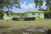 Sir Charles Guest House Hotels near Eleuthera Island Farm