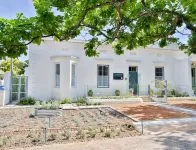 Laanhof Studios Hotels near Rust en Vrede Wine Estate
