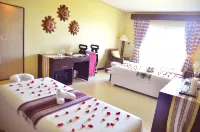 Thunderbird Resorts - Poro Point - spa