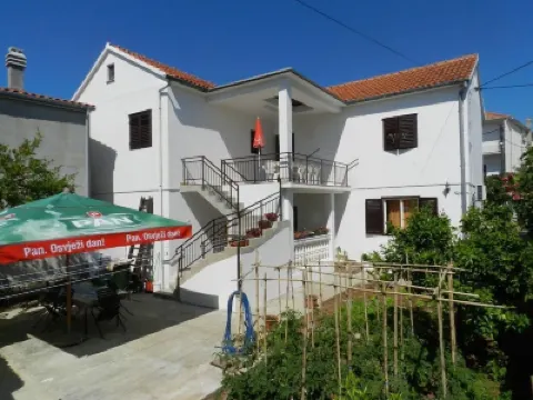 Rooms Ivica Vodice โรงแรมใน