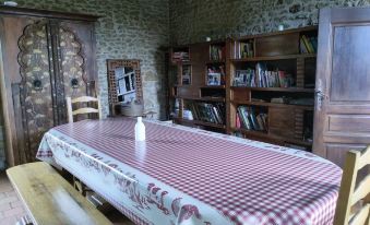 Chambres Dans le gîte "Rêves de Gamins", Proche du pôle Européen et du Circuit des 24h