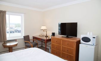 Twin Pine Inn & Suites