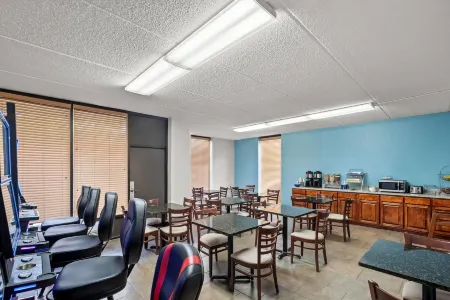 Days Inn by Wyndham Statesboro