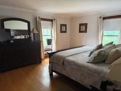 Queen City Duplex centrally located sleeps up to 6